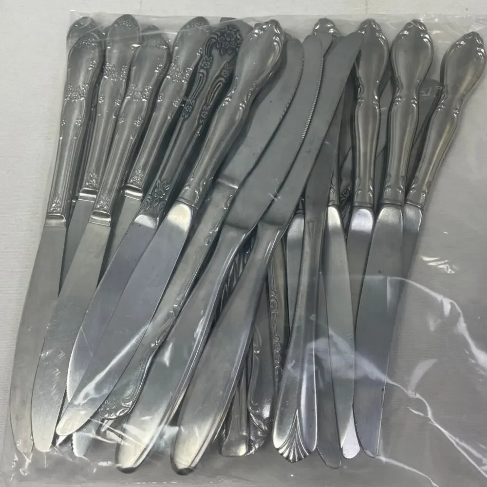 Lot of 35 Stainless Steel Various Floral Modern Patterns Dinner Flatware Knives